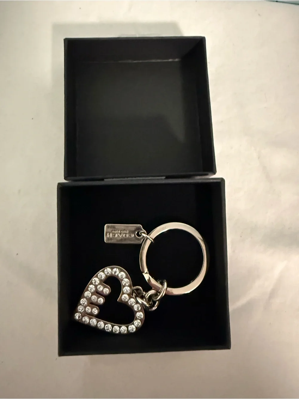 Coach Poppy Pave Crystal Heart Keyring with Coach Hangtag in silver tone 🩶